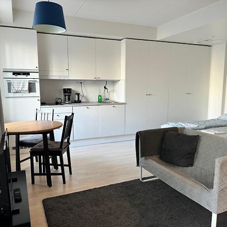 Easy Stay Rooms & Apartments Near Airport Vantaa Esterno foto