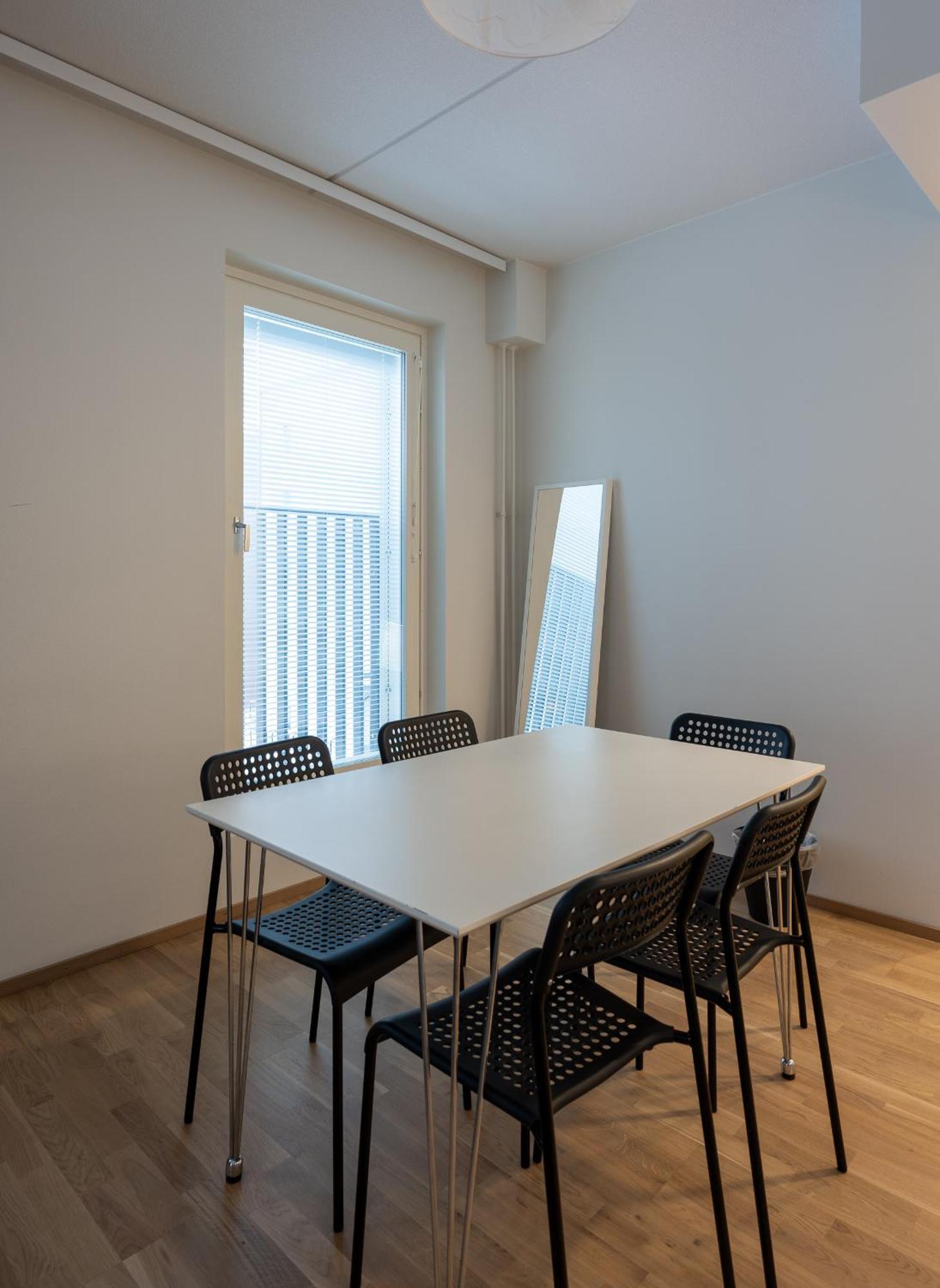 Easy Stay Rooms & Apartments Near Airport Vantaa Esterno foto