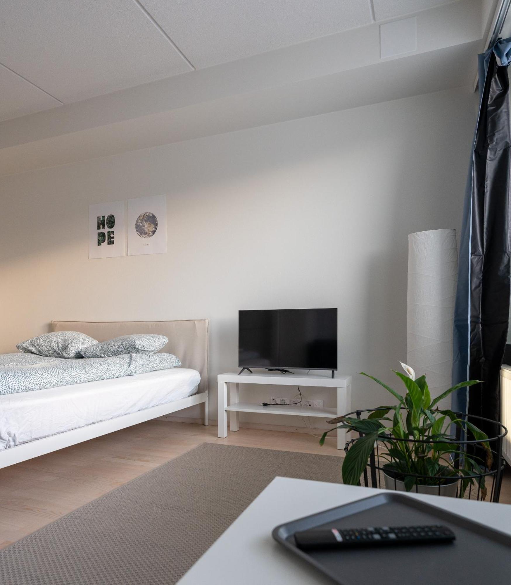 Easy Stay Rooms & Apartments Near Airport Vantaa Esterno foto